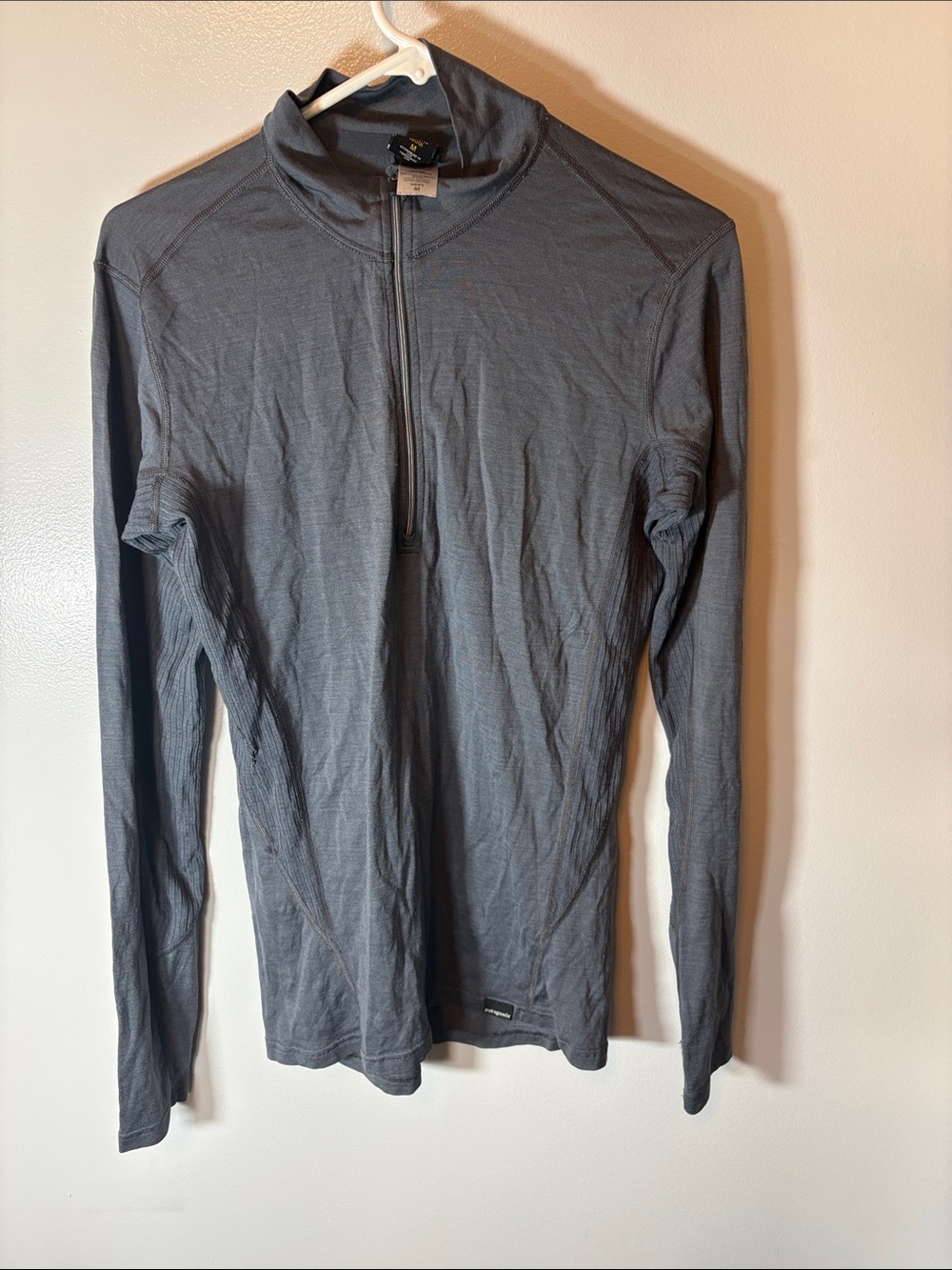 Patagonia Men's Slate Gray Half-Zip Long-Sleeve Shirt